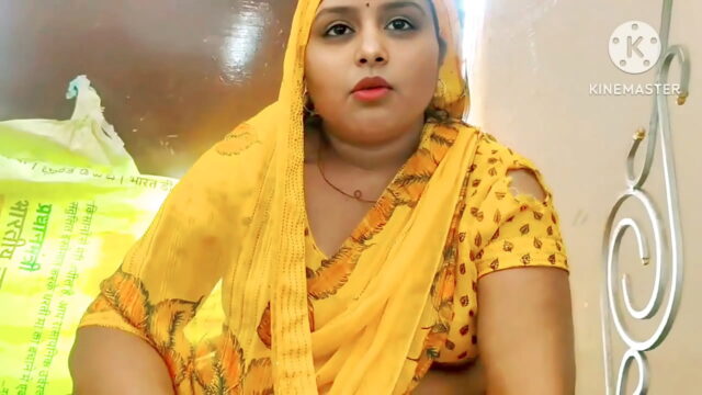 Indian Desi Bhabhi fucking neighbour boy's