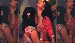 Anveshi Jain Lesbian Boobs Scene in Gandi Baat