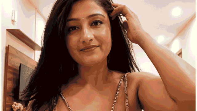 Hot MILF Rajashree Stripping Saree Full Nude Pressing Her Boobs Pinching Nipples And Fingering Pussy On Bed